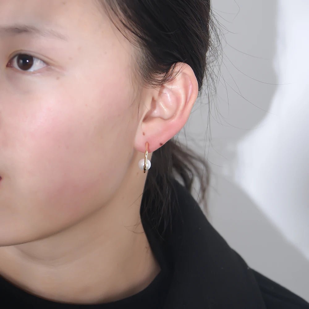 Fashion Personalized C Shape Pearl Earring 925 Sterling Silver Stud Earring for Woman - Image 3